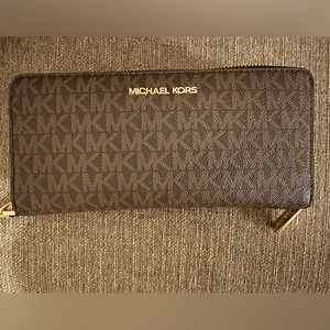 Michael Kors Jet Set Wallet Brown